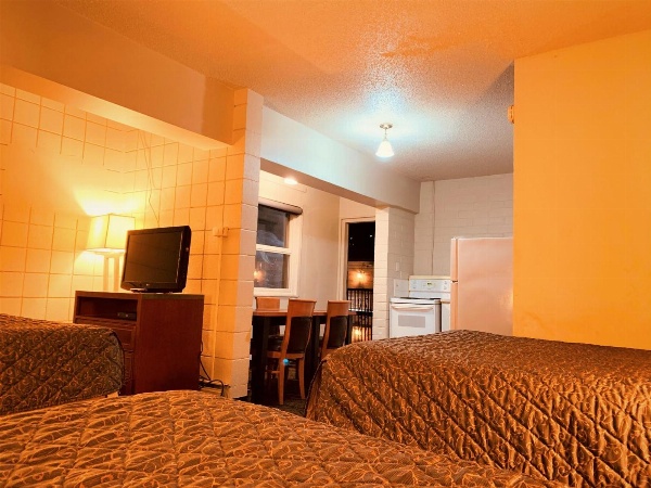 Red Carpet Inn & Suites image 10